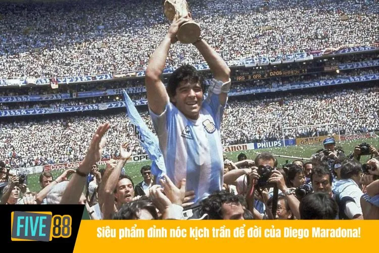 Siêu phẩm đỉnh nóc kịch trần để đời của Diego Maradona!